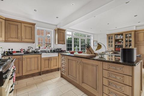 5 bedroom detached house for sale, Upton Road South, Bexley