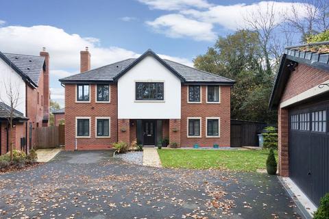 5 bedroom detached house for sale, Kestrel Close, Congleton