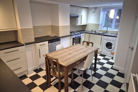 2 bedroom end of terrace house to rent, Lumley Grove, Leeds