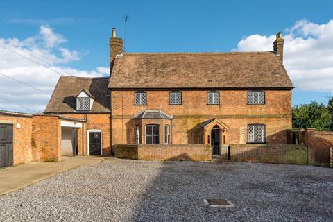 5 bedroom detached house to rent, Lilley, Hertfordshire