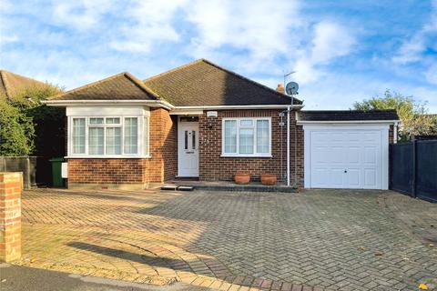 2 bedroom bungalow for sale, Roseberry Gardens, Upminster, RM14