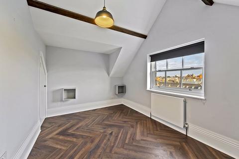 Flat 7 Fairlight House, 4 Church Grove, Kingston Upon Thames, KT1 4AL