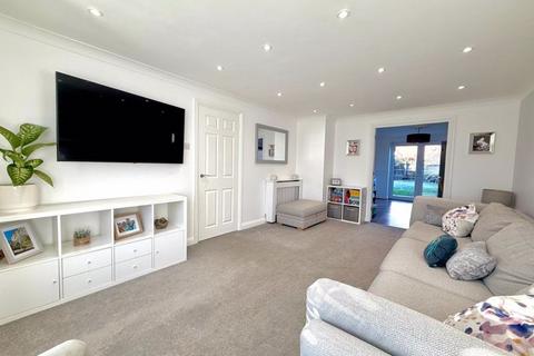 9 Arnald Way, Houghton Regis, Dunstable, LU5 5UN