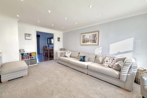 9 Arnald Way, Houghton Regis, Dunstable, LU5 5UN