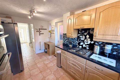 9 Arnald Way, Houghton Regis, Dunstable, LU5 5UN