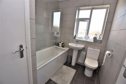 3 bedroom semi-detached house for sale, Skelder Avenue, Longbenton