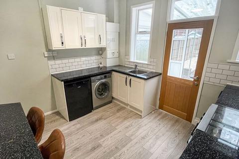 2 bedroom terraced house to rent, Carlton Street, Mansfield, Notts,  NG18 2BG