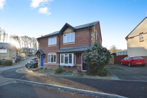 2 bedroom semi-detached house to rent, Senior Drive, Salisbury