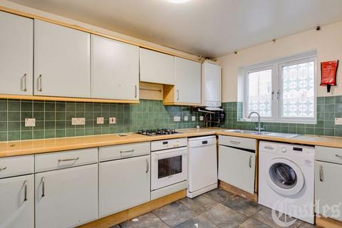 4 bedroom terraced house for sale, Eastway, London