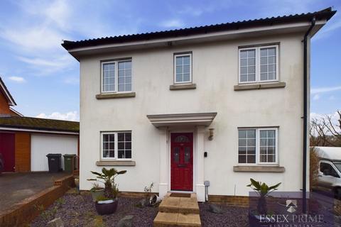 Four Bedroom Family Detached Home TN38