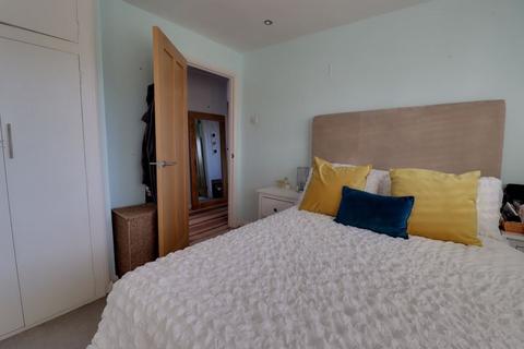 9 Darwall Drive, Ascot, SL5 8NB
