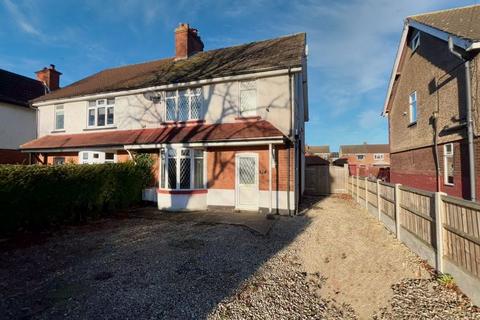 3 bedroom semi-detached house to rent, Burringham Road, Scunthorpe