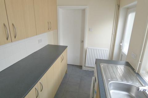 2 bedroom terraced house to rent, Crystal Street, Hanley, ST6