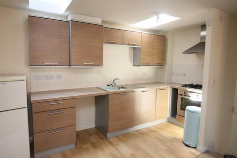 2 bedroom maisonette to rent, Downing Close, Bletchley