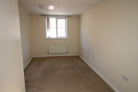 2 bedroom maisonette to rent, Downing Close, Bletchley