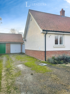 2 bedroom detached house to rent, Santoliana Close, Norwich