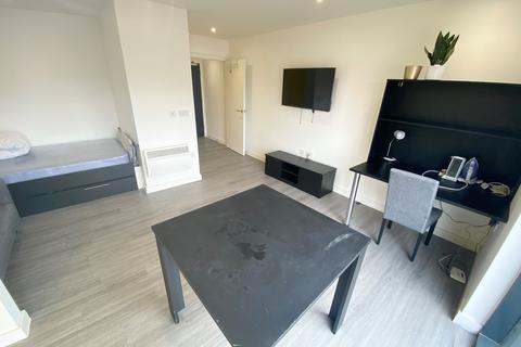 Studio to rent, Priestley Street, Sheffield