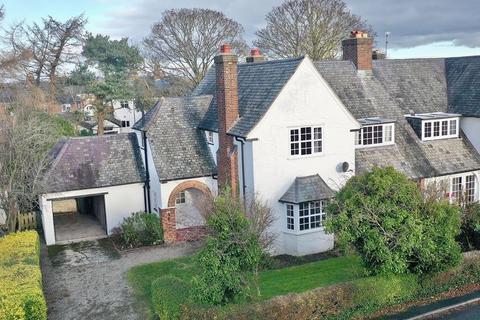 4 bedroom semi-detached house for sale, Acton Gate, Wrexham