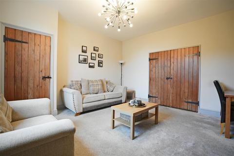 1 School Street, Greetland, Halifax, HX4 8JB