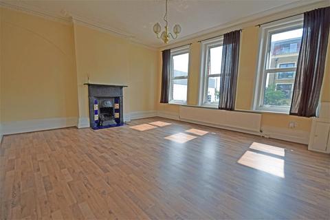 1 bedroom apartment to rent, Heath Road, Twickenham