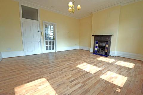 1 bedroom apartment to rent, Heath Road, Twickenham