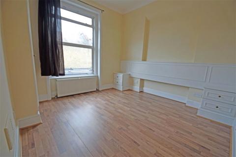 1 bedroom apartment to rent, Heath Road, Twickenham