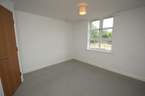 2 bedroom flat to rent, Roker Lane, Pudsey, West Yorkshire, LS28