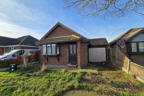 1 bedroom detached house for sale, Surig Road, Canvey Island, Essex, SS8 9EP