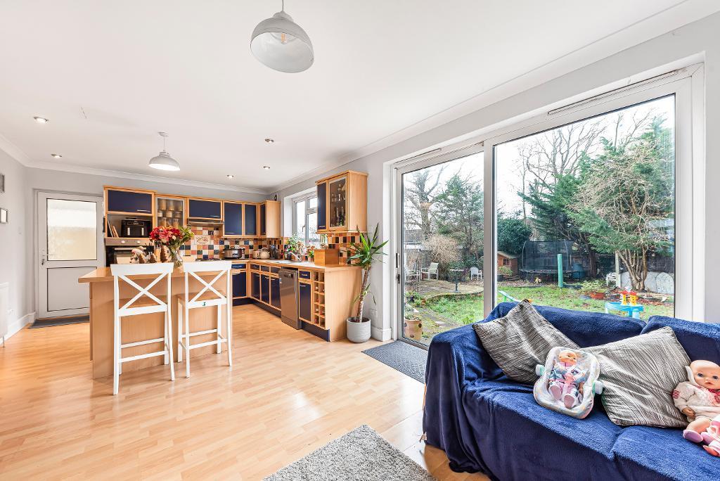 Kitchen/family room