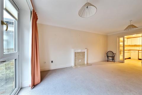 2 bedroom apartment for sale, Ashcombe Court, Ilminster, TA19