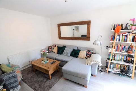 2 bedroom apartment to rent, Paxton Place, London, SE27