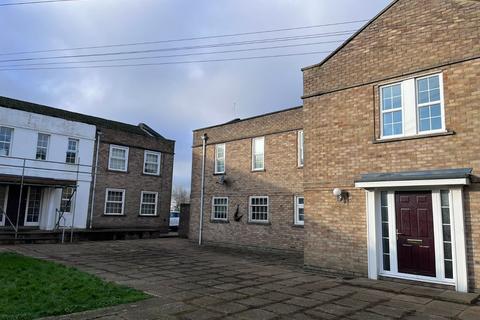 2 bedroom apartment to rent, Victoria Road West, Littlestone, New Romney, Kent, TN28