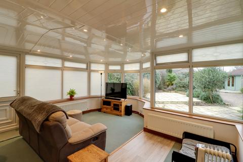 3 bedroom detached bungalow to rent, The Beeches, Holly Green, Upton upon Severn, WR8 0QQ