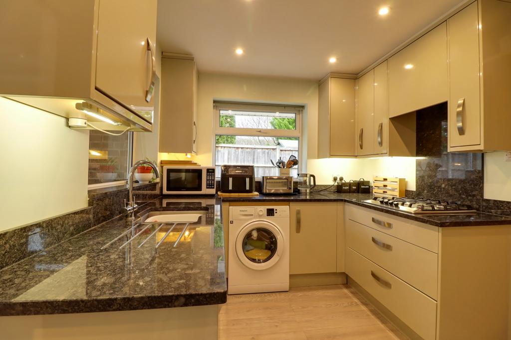 Modern fully fitted kitchen