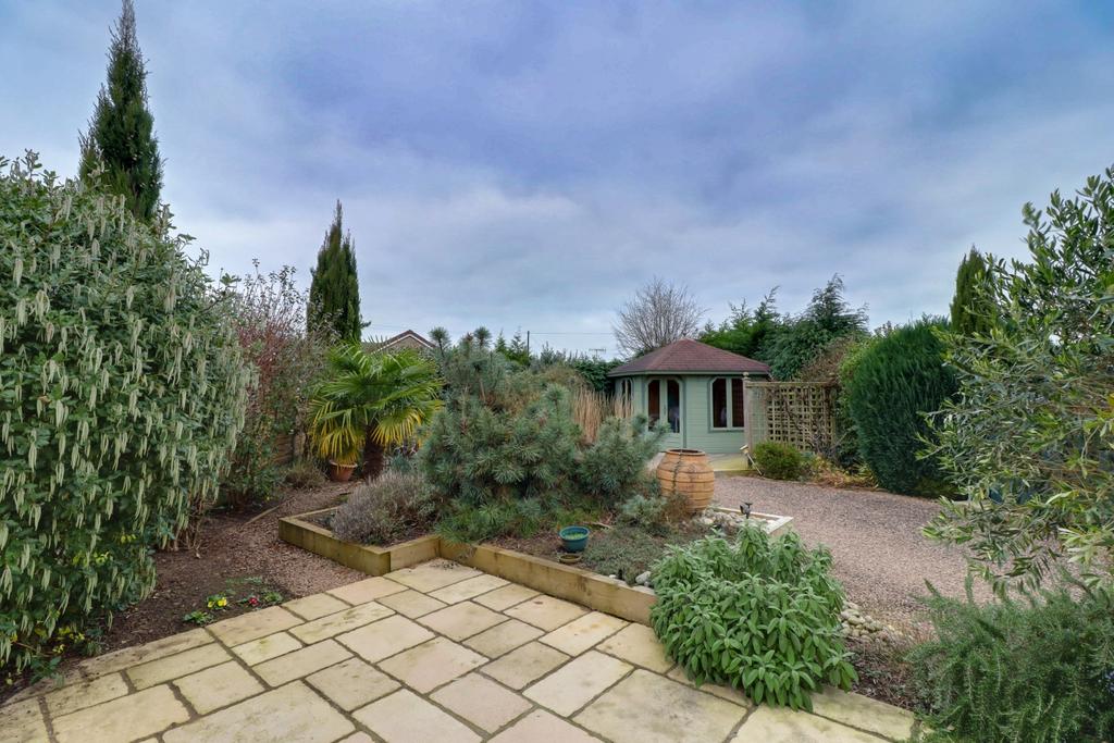 Landscaped garden with sunhouse