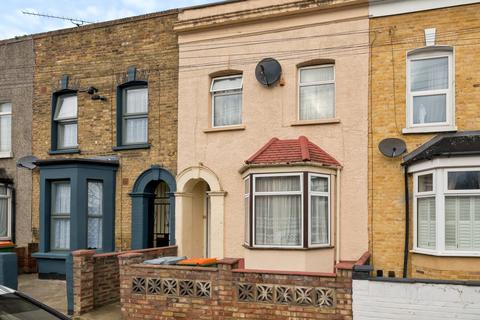 3 bedroom terraced house for sale, Cedars Road, London