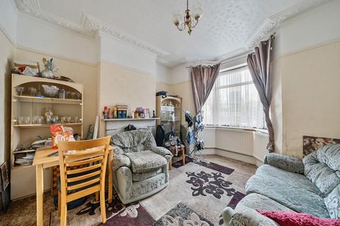 3 bedroom terraced house for sale, Cedars Road, London