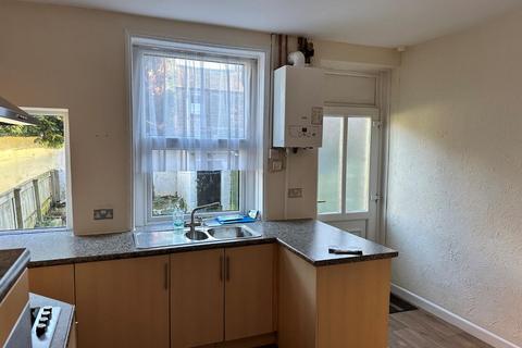 2 bedroom terraced house to rent, North Parade, Burley In Wharfedale, Ilkley