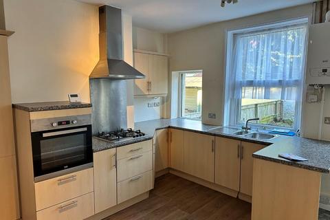 2 bedroom terraced house to rent, North Parade, Burley In Wharfedale, Ilkley