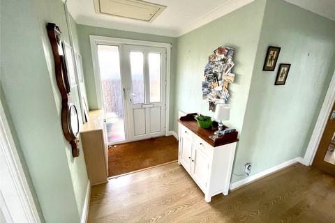 2 bedroom bungalow for sale, Leslie Road, Rayleigh, Essex, SS6