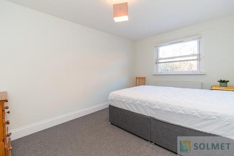 1 bedroom ground floor flat to rent, Victoria Road, London NW6