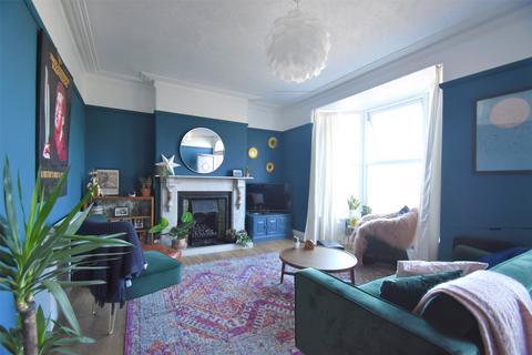 10 Cambridge Grove, Ilfracombe, EX34 9JZ