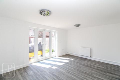 3 Ambrose Way, Walton On The Naze, CO14 8FP