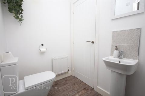 1 Addis Road, Clacton-on-sea, CO16 8GR