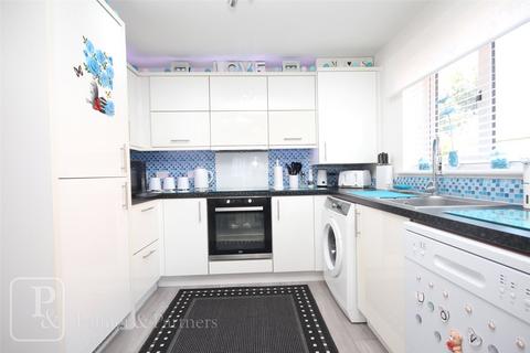 1 Cleave Close, Clacton-on-sea, CO16 8GQ
