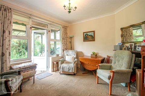 57 Hall Lane, Walton On The Naze, CO14 8HD