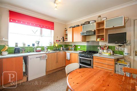 57 Hall Lane, Walton On The Naze, CO14 8HD