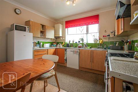 57 Hall Lane, Walton On The Naze, CO14 8HD