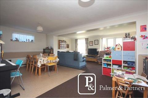 2 Reigate Avenue, Clacton-on-sea, CO16 8FB