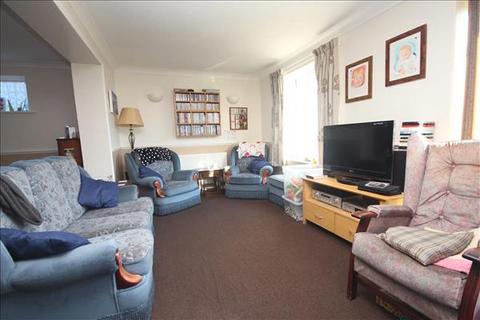 2 Reigate Avenue, Clacton-on-sea, CO16 8FB
